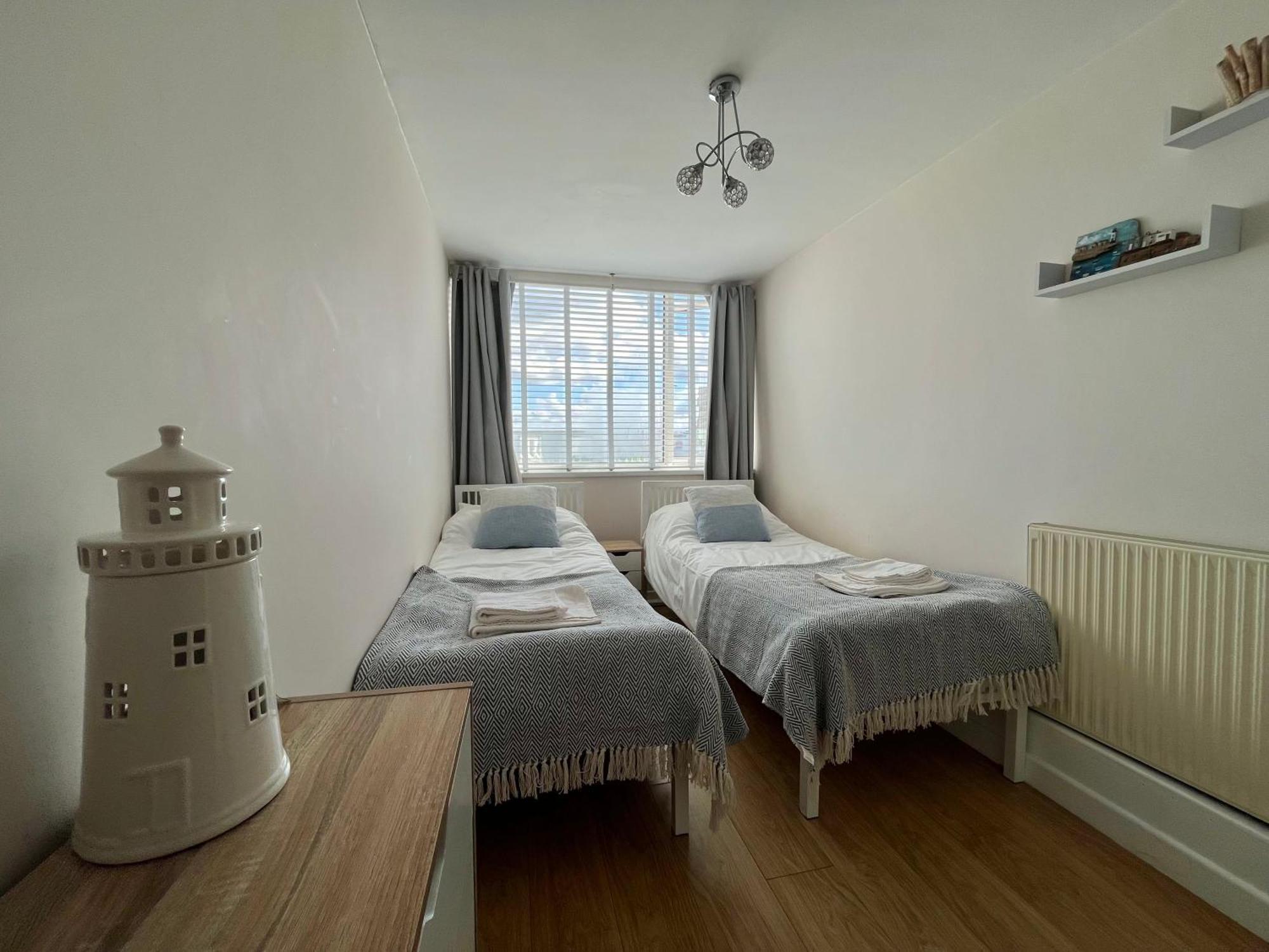 Newquay Fistral View With Pool Apartment