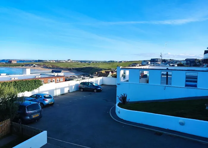 Newquay Fistral Beach View With Pool