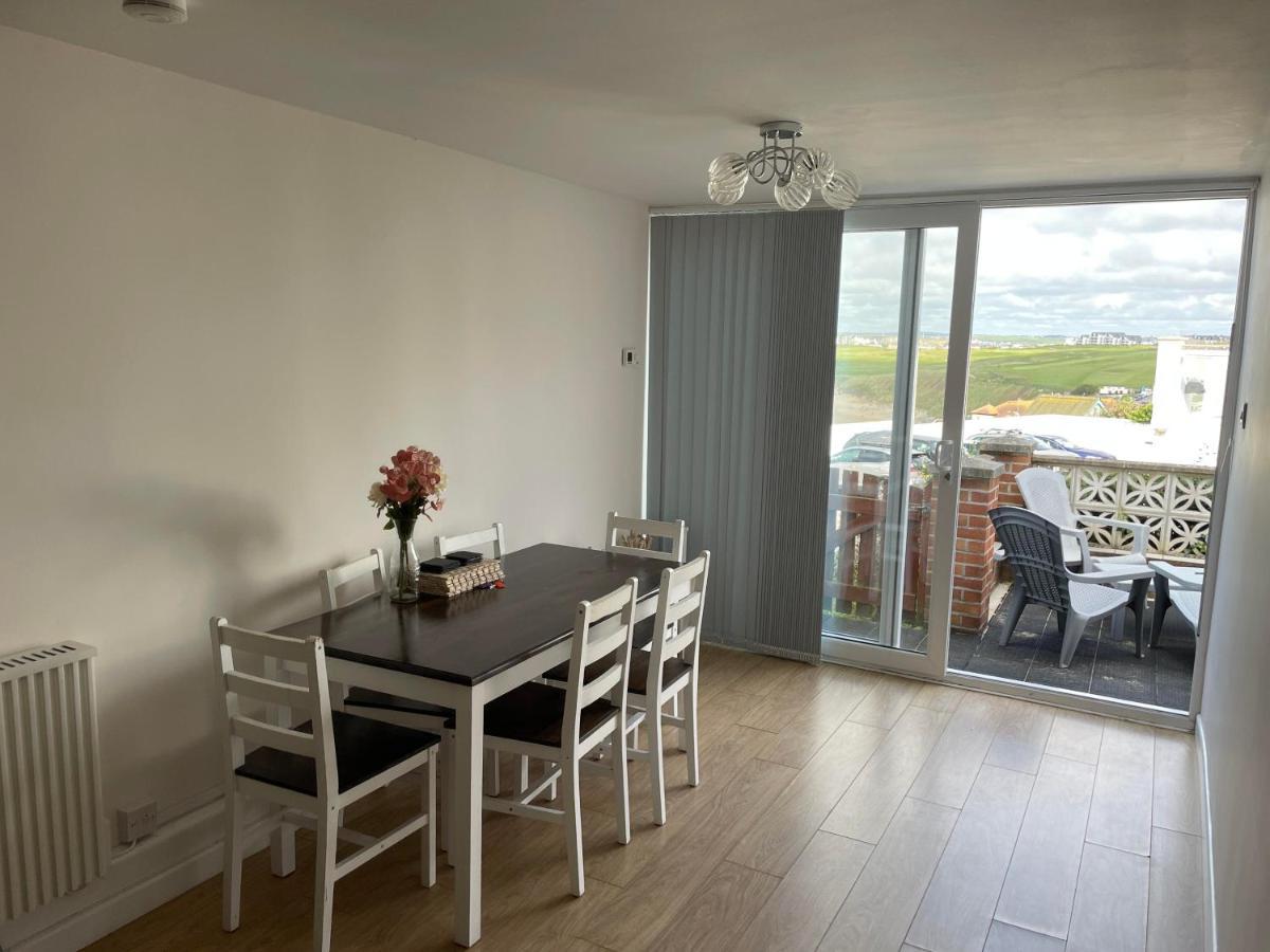 Newquay Fistral View With Pool Appartamento *